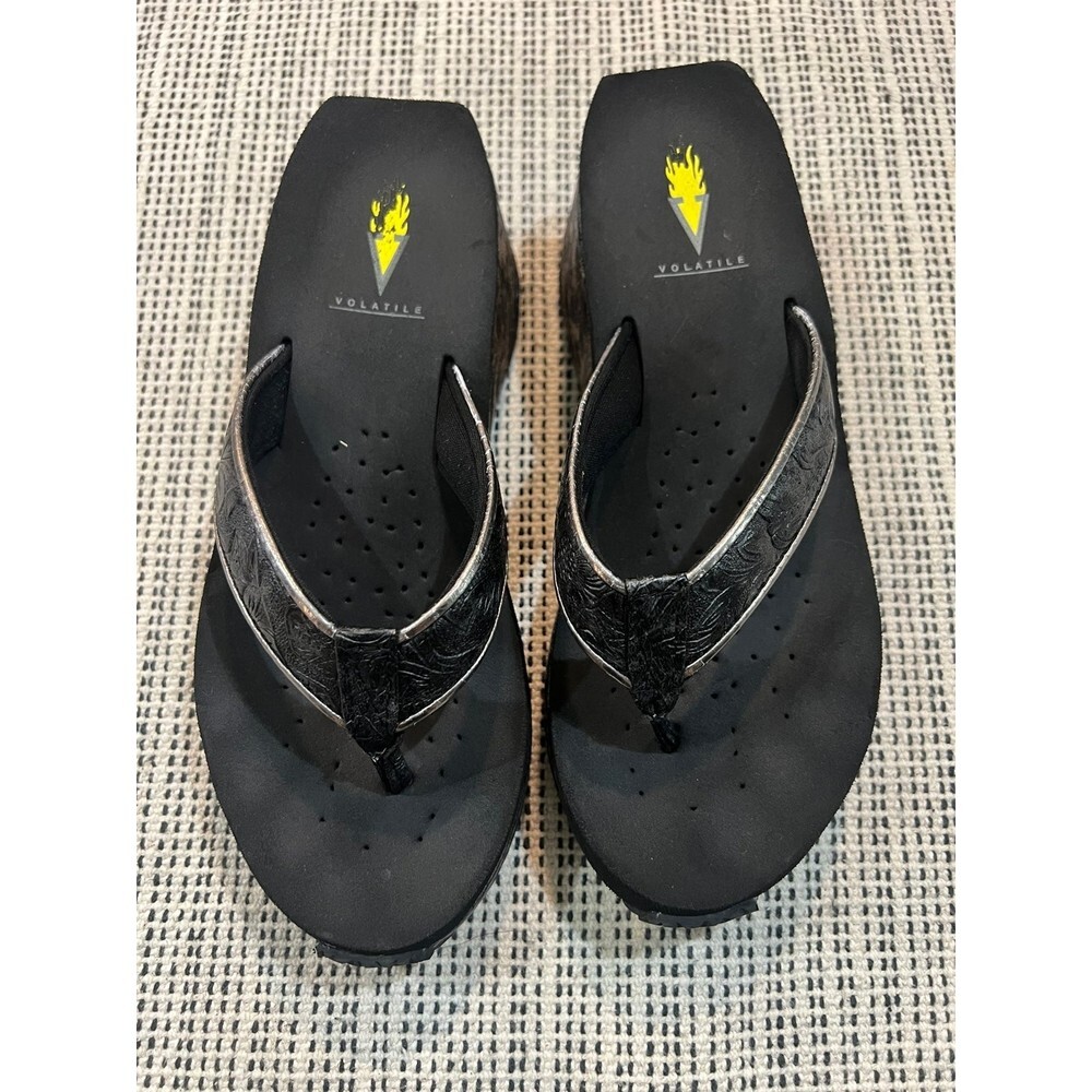 Volatile black 3ed flowers Women's Wedge Sandal size 8 - Picture 2 of 11